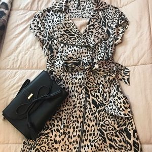Short sleeve mini leopard zip up dress.